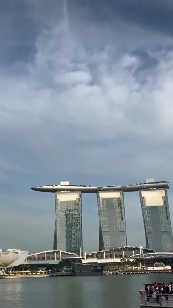 Connor’s Giant Cans Rise on Marina Bay Sands
