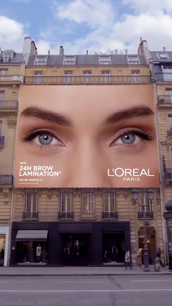 L'Oréal Paris Eyebrow Billboard Transformation