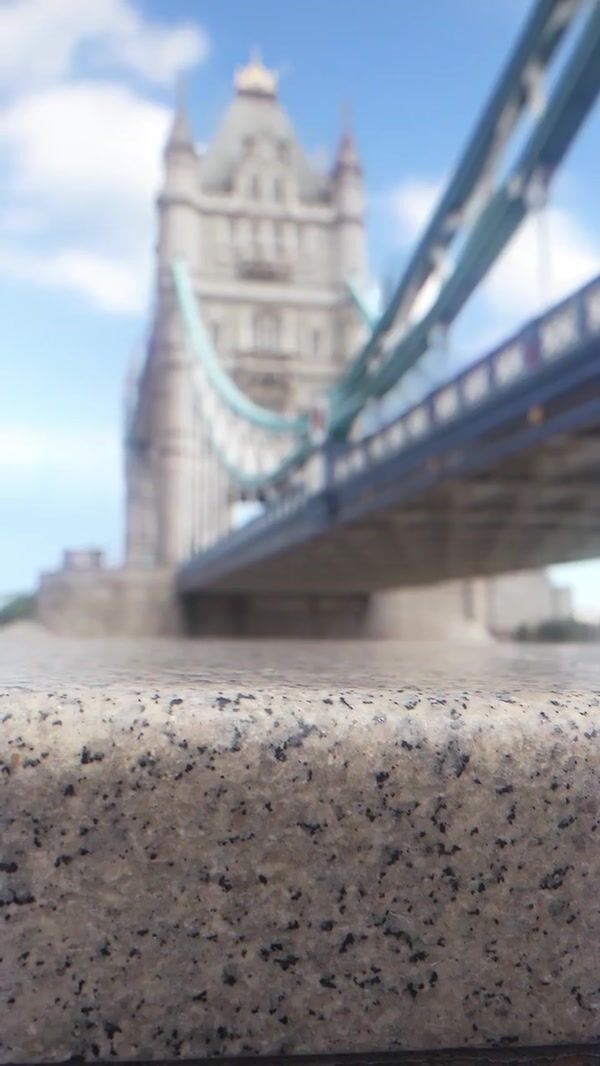 Paramount Smurfette Photo at Tower Bridge