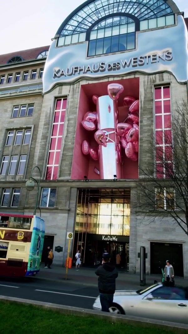 KaDeWe Lipstick and Floating Heart Balloons