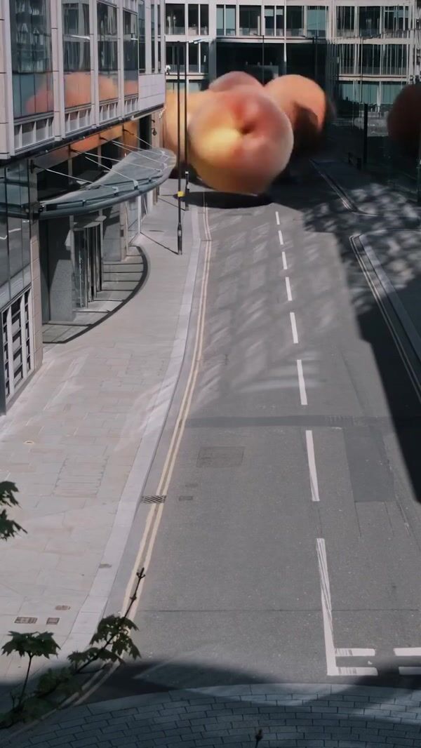 Avon Giant Peaches and Red Peppers in London