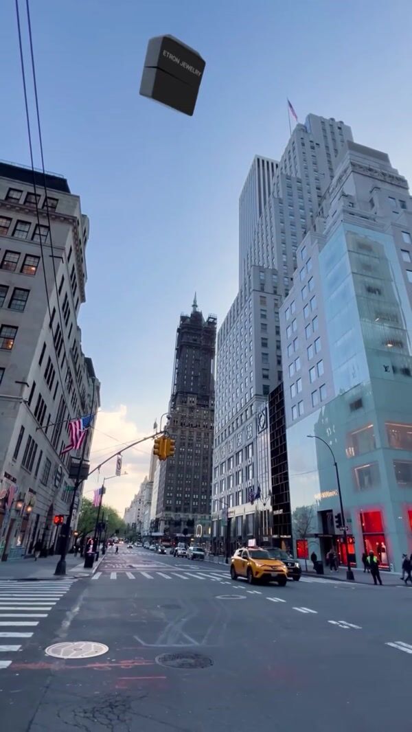 Etron Jewelry Diamond Ring Rolls on NYC Street