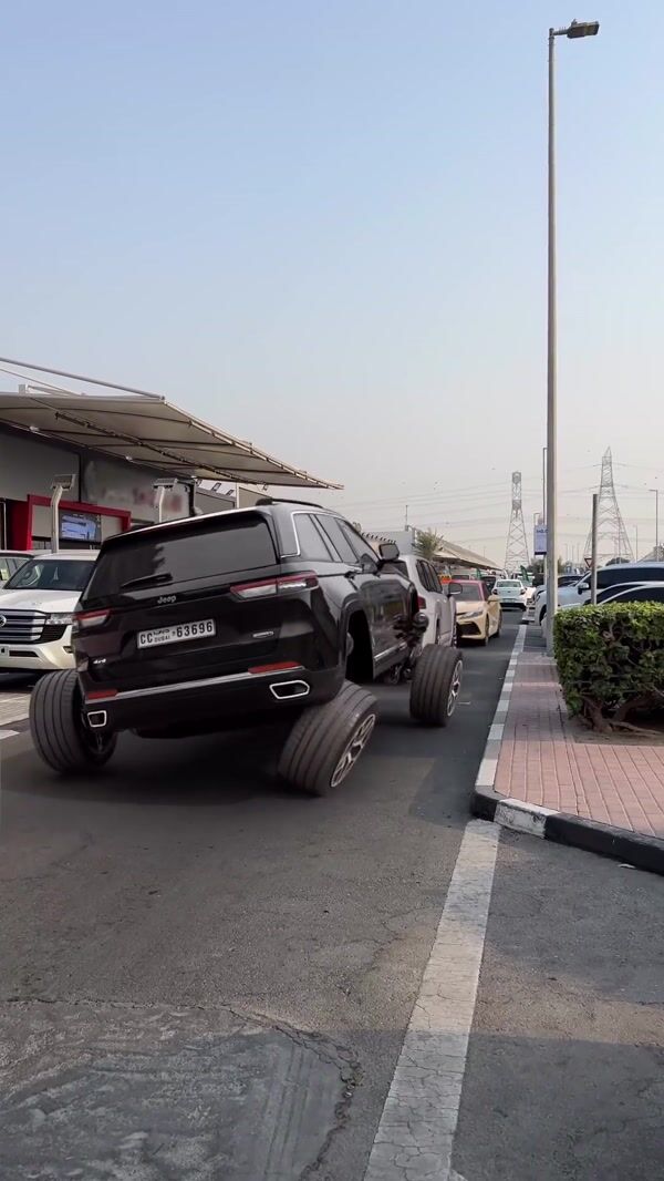 Automax Jeep Rises Above Traffic