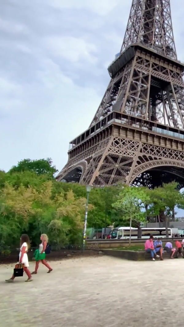 Paris Hilton Giant Perfume Fly Around Eiffel Tower