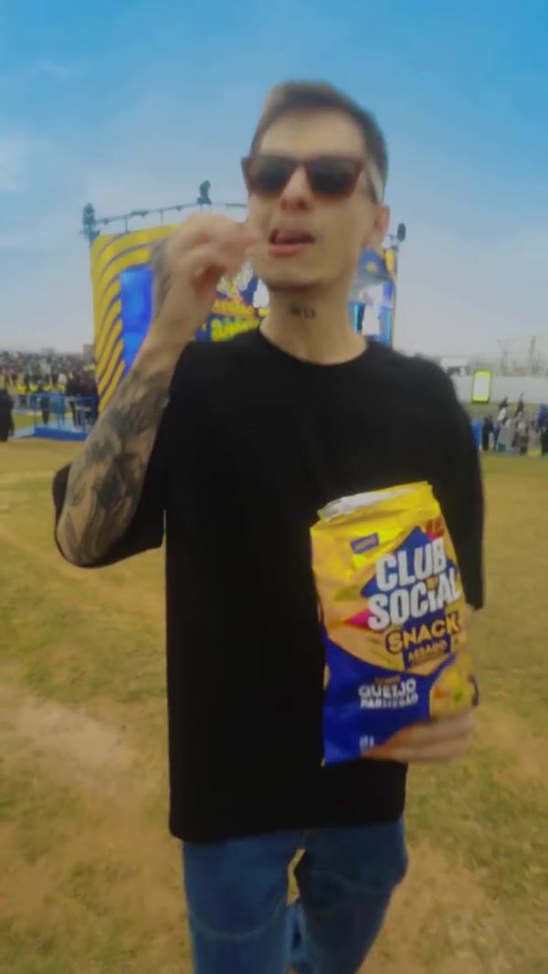 Club Social Giant Snacks Fall in Field