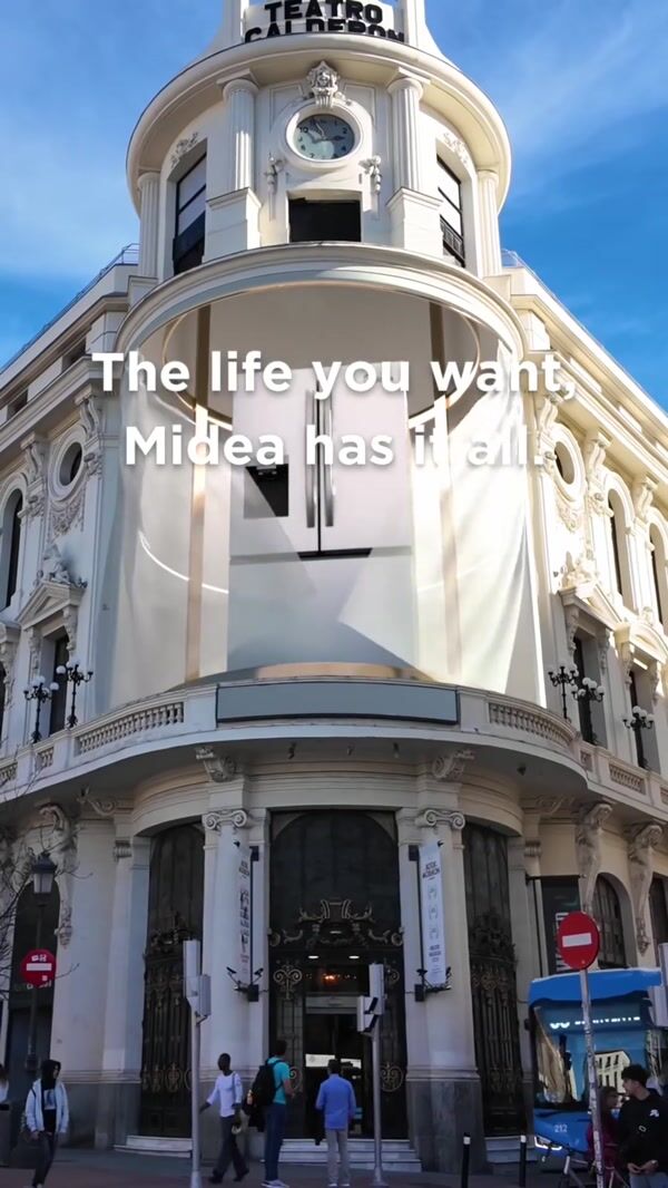 Midea Appliances Display on Teatro Calderón Facade