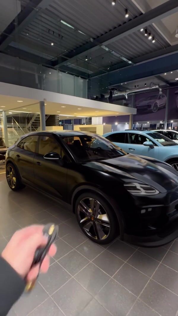 Porsche Car Color Makeover in Showroom