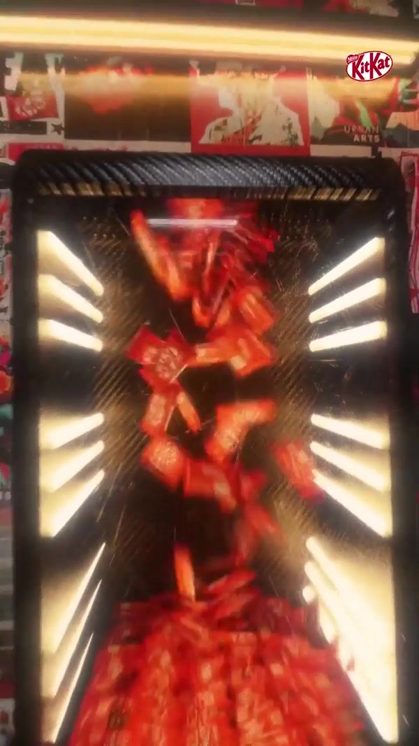 KitKat Chocolate Spills Out from Vending Machine