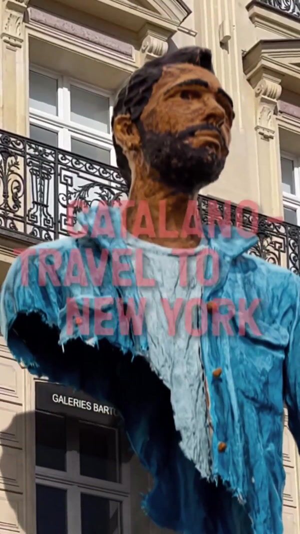 Galeries Bartoux Giant "Fragmented Traveler" Comes to Life