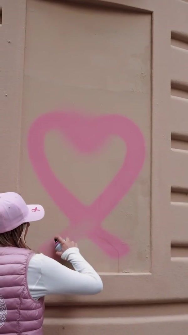 Musc Intime Spray-Painted Heart Becomes Balloon