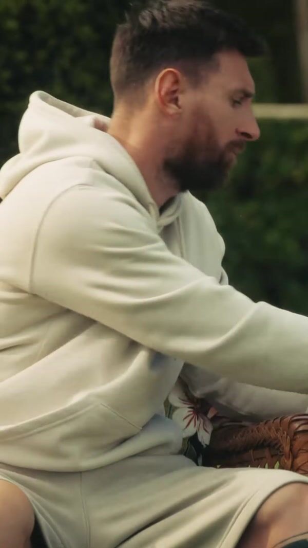 Adidas Alligator Crawling in Messi's Garden