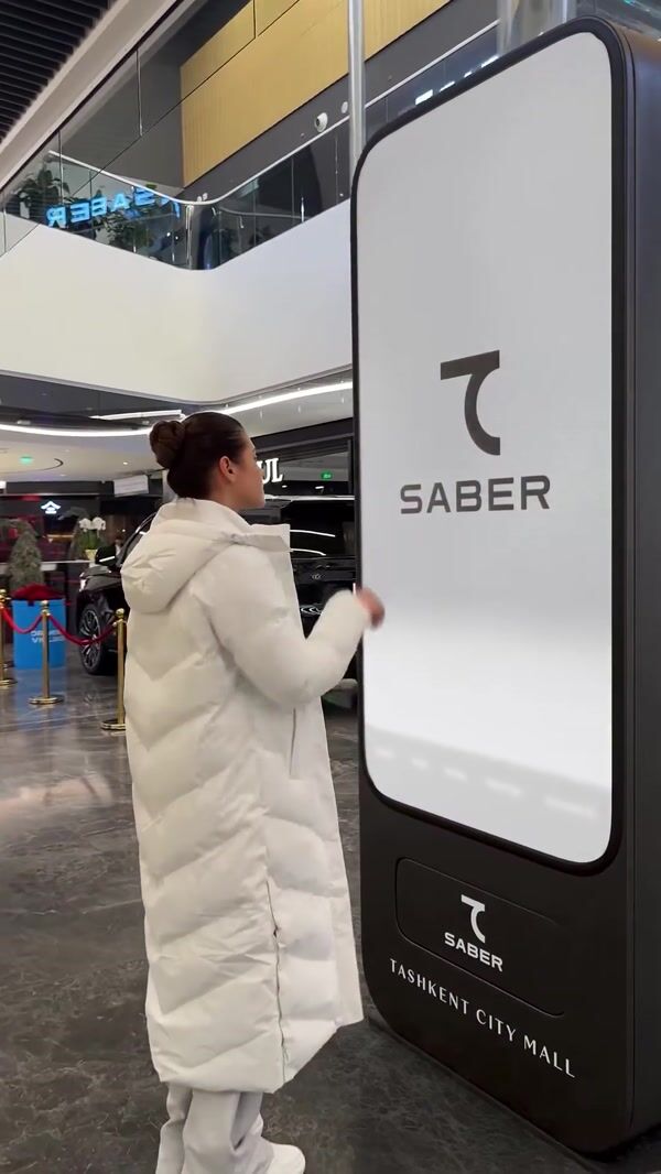 7saber Interactive Screen Dispenses Outfit