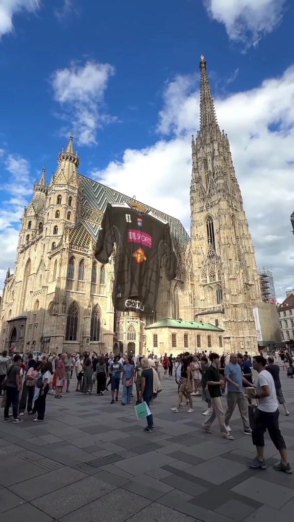 Vienna Capitals Jersey Spotted in City Landmarks