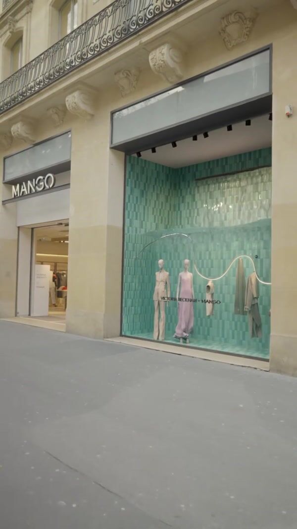 Mango Window Display Filled With Water