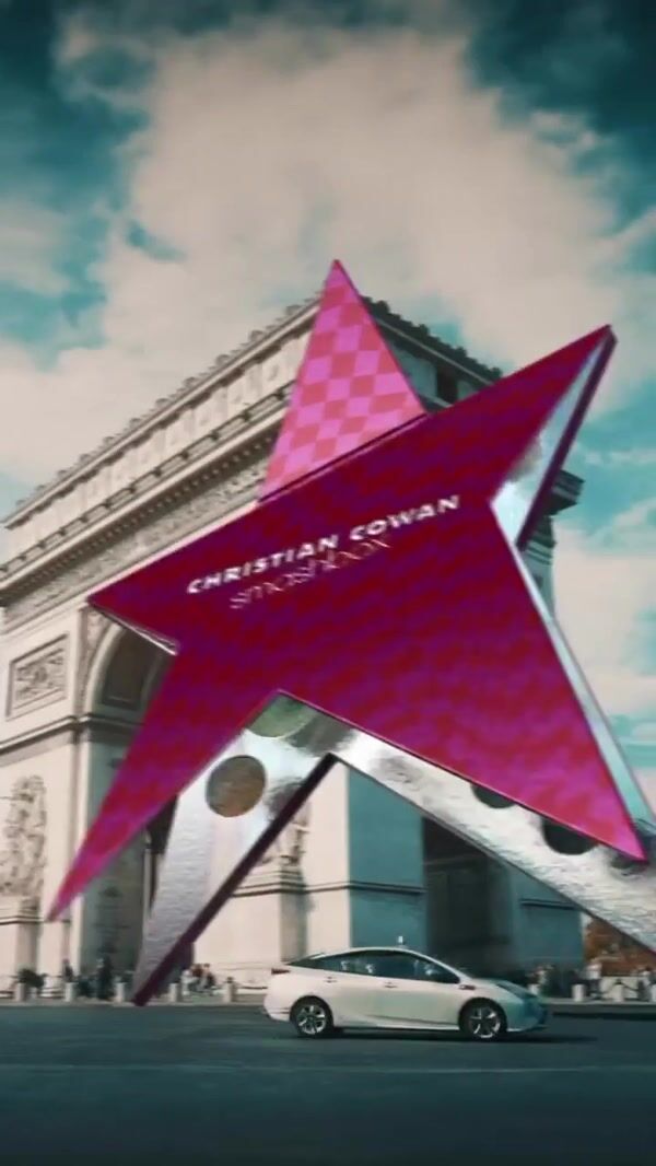 Smash Box Star-shaped Makeup Stands at Monument