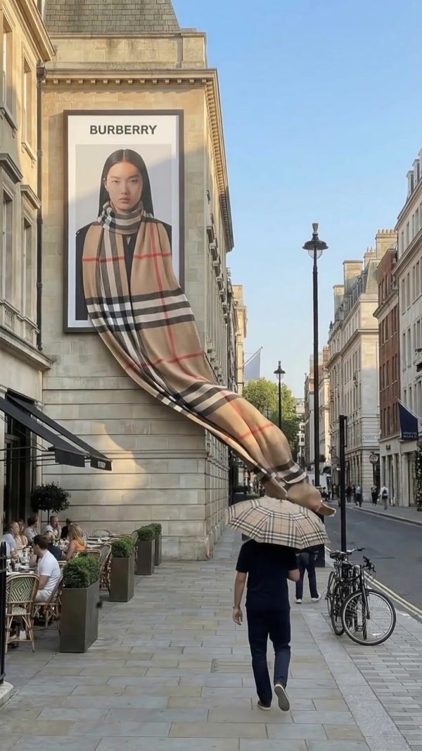 Burberry — Giant Scarf FOOH Concept