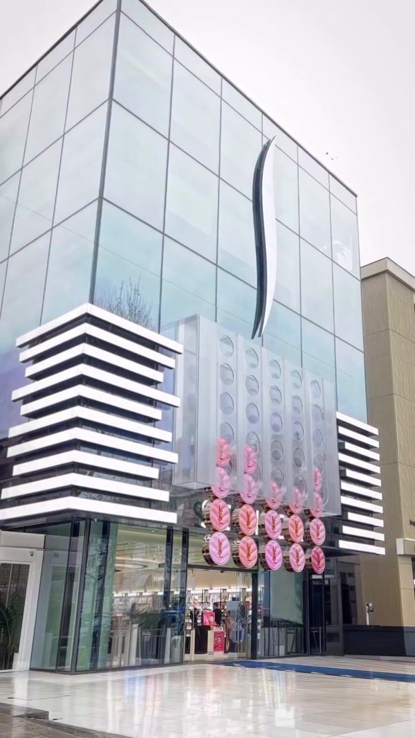 Sephora Blushes Tumble on the Store